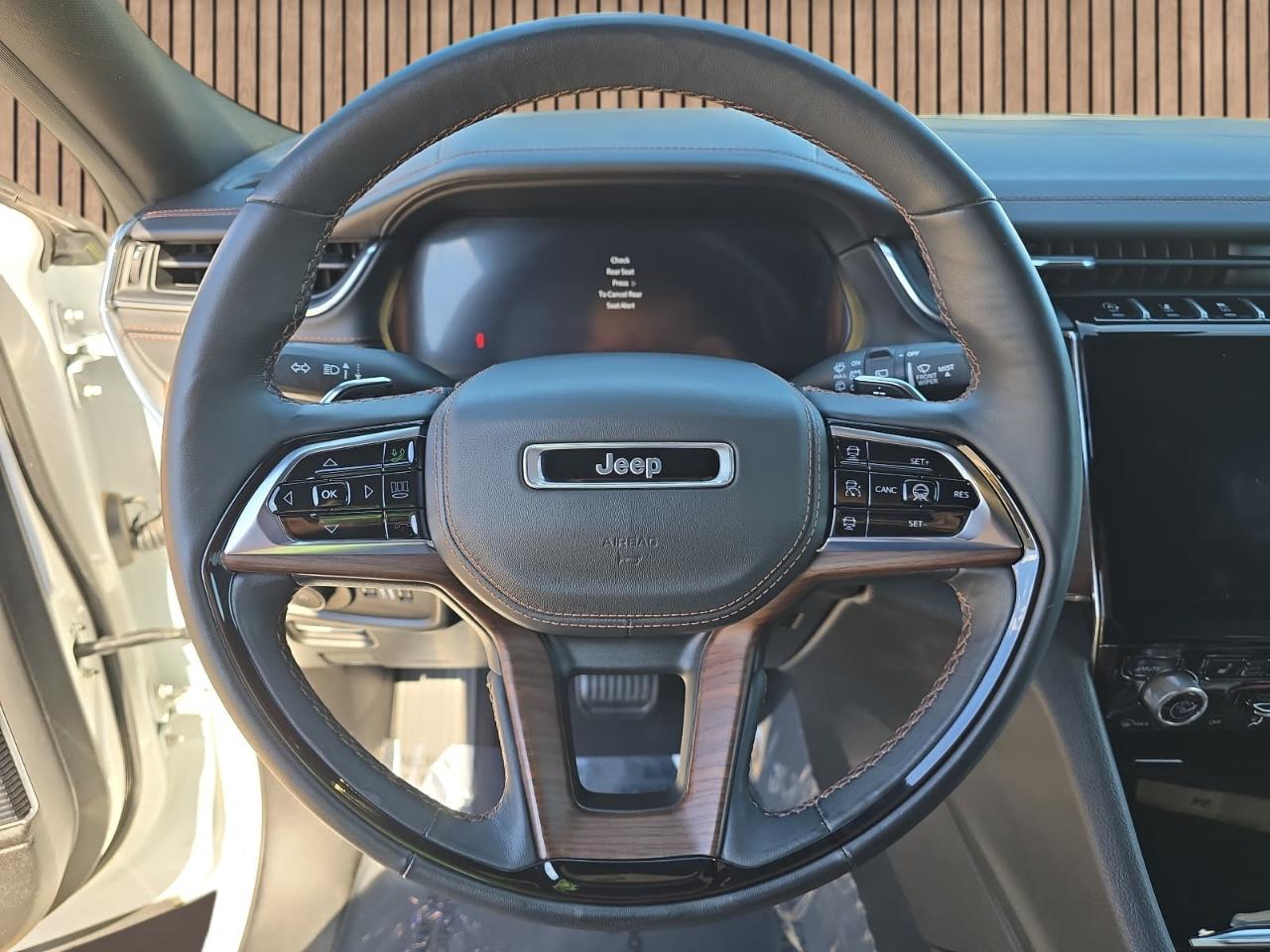 Jeep Grand Cherokee L Summit 4WD 2024