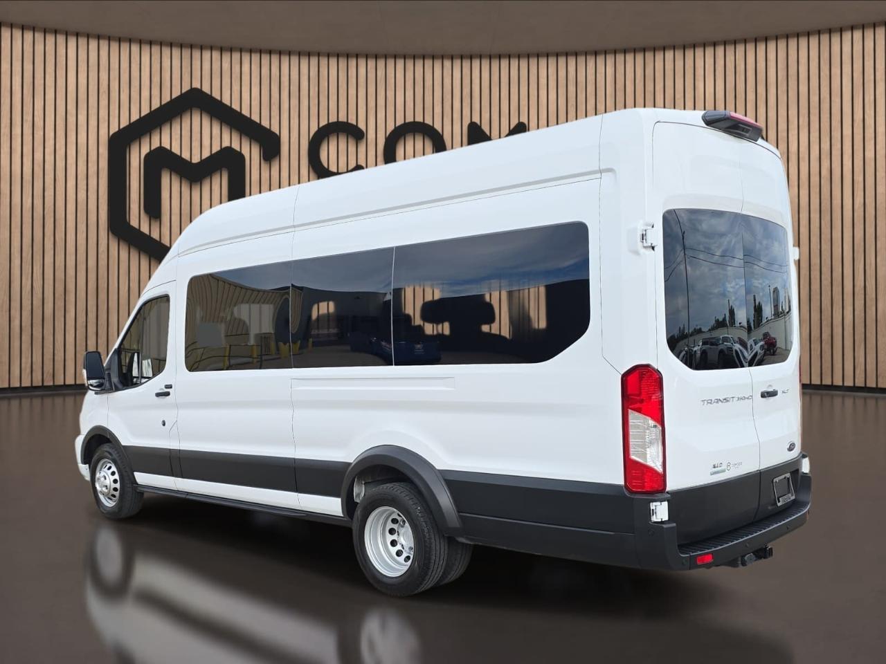 Ford Transit 350 Wagon HD High Roof XLT Sliding Pass. 148 WB EL 2023