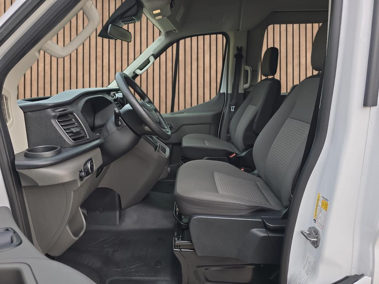 Ford Transit 350 Wagon HD High Roof XLT Sliding Pass. 148 WB EL 2023