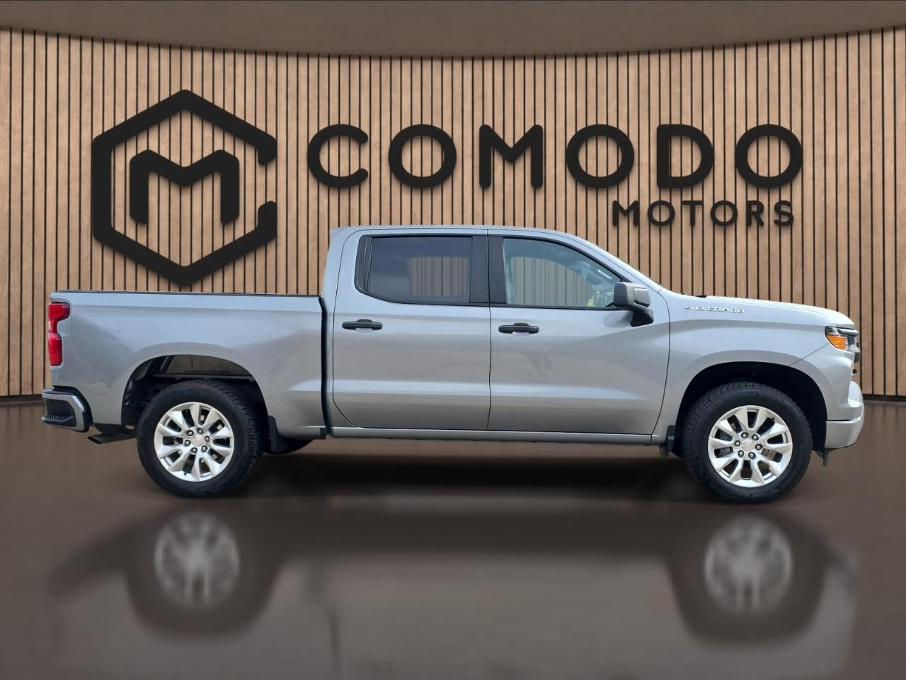 Chevrolet Silverado 1500 Custom Crew Cab 4WD 2023
