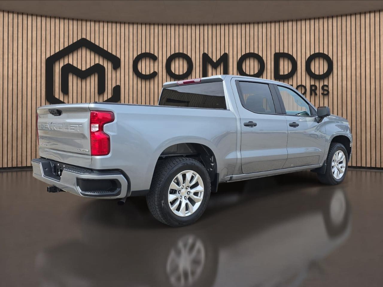 Chevrolet Silverado 1500 Custom Crew Cab 4WD 2023