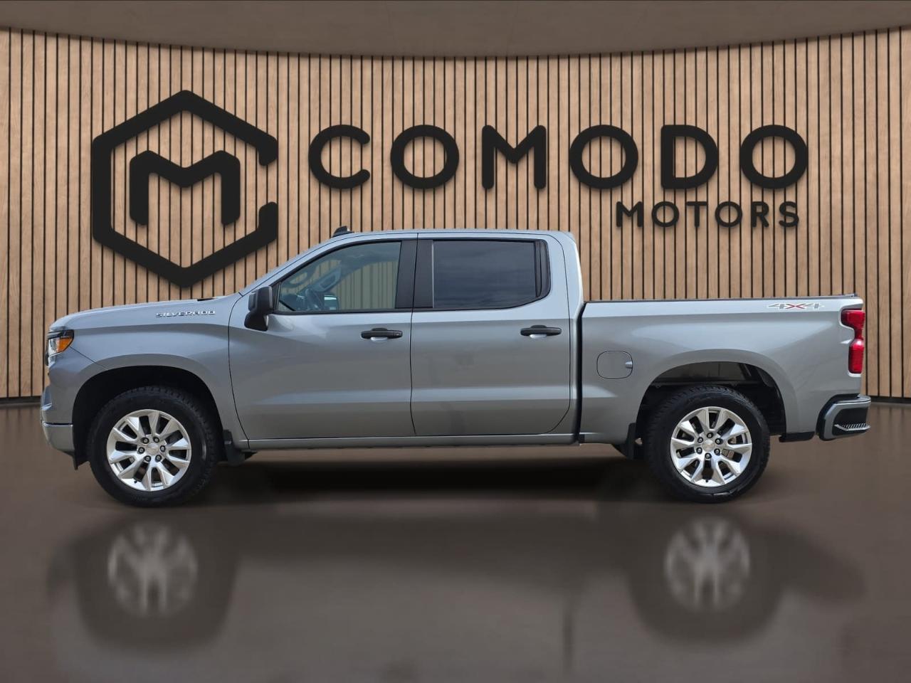 Chevrolet Silverado 1500 Custom Crew Cab 4WD 2023
