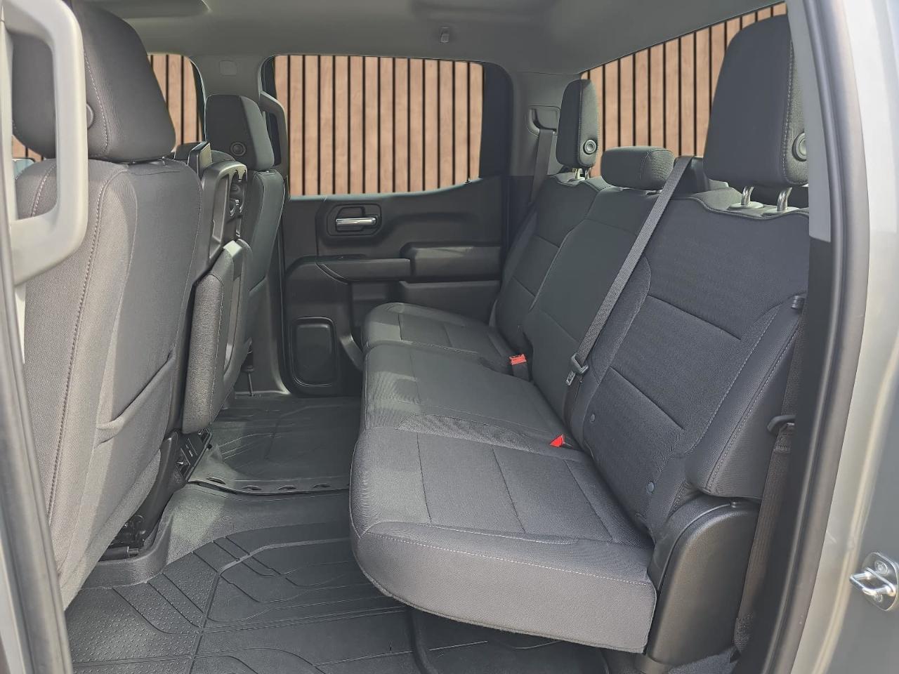 Chevrolet Silverado 1500 Custom Crew Cab 4WD 2023