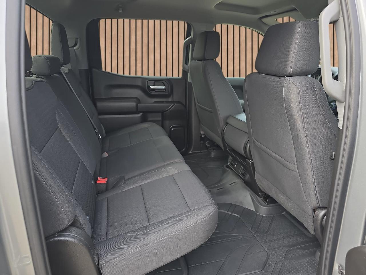 Chevrolet Silverado 1500 Custom Crew Cab 4WD 2023
