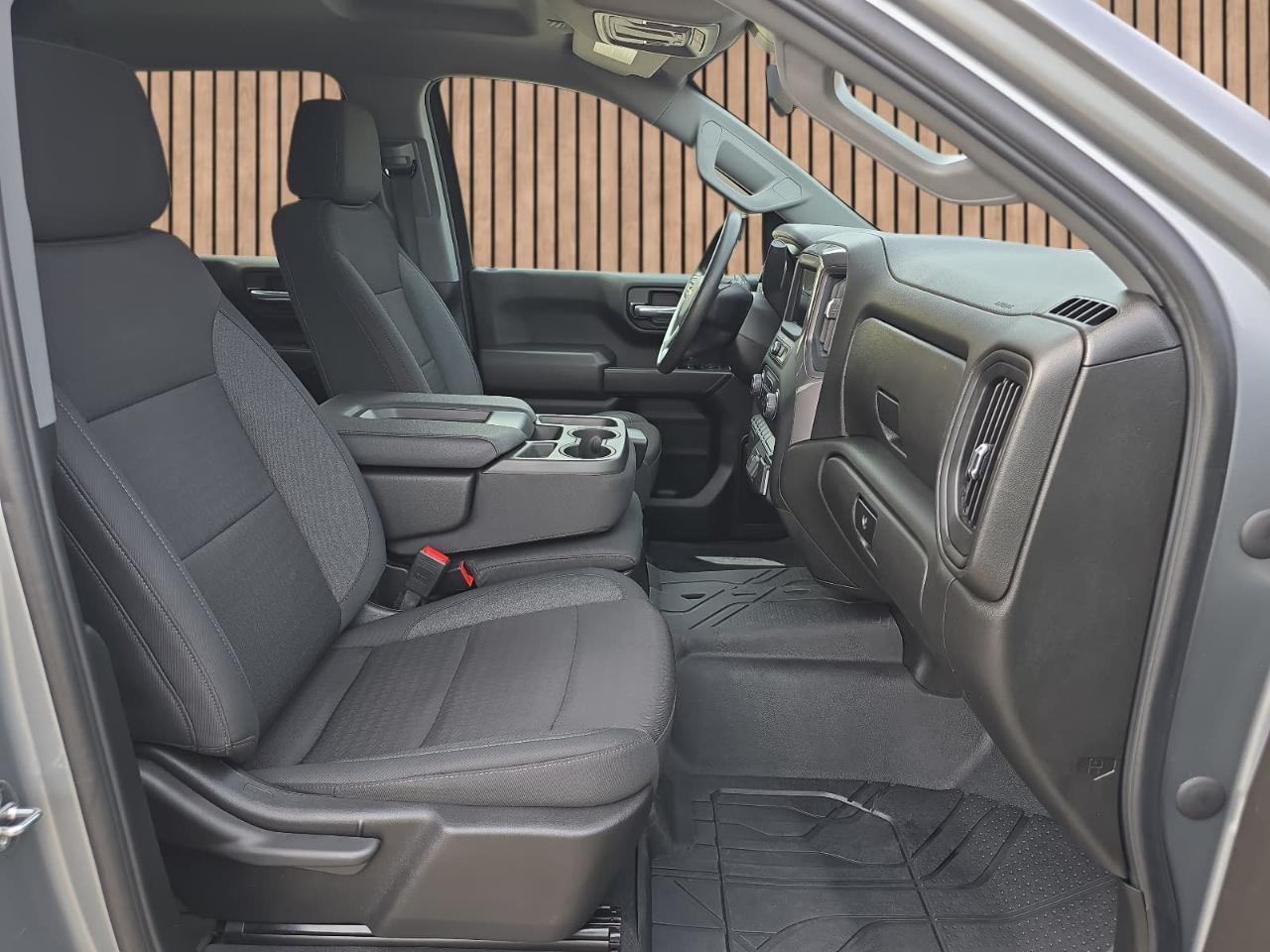 Chevrolet Silverado 1500 Custom Crew Cab 4WD 2023