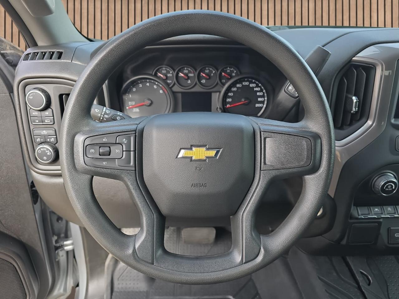 Chevrolet Silverado 1500 Custom Crew Cab 4WD 2023