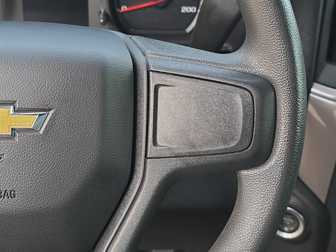 Chevrolet Silverado 1500 Custom Crew Cab 4WD 2023