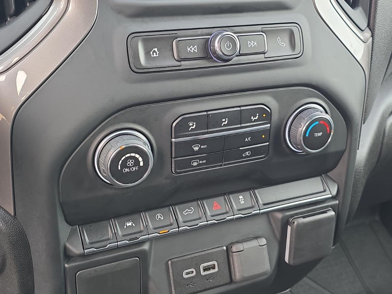 Chevrolet Silverado 1500 Custom Crew Cab 4WD 2023