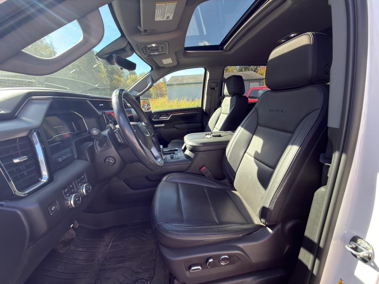 GMC Sierra 1500 Denali Crew Cab 4WD 2024