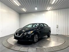 2022 Nissan Versa  2022 Nissan Versa