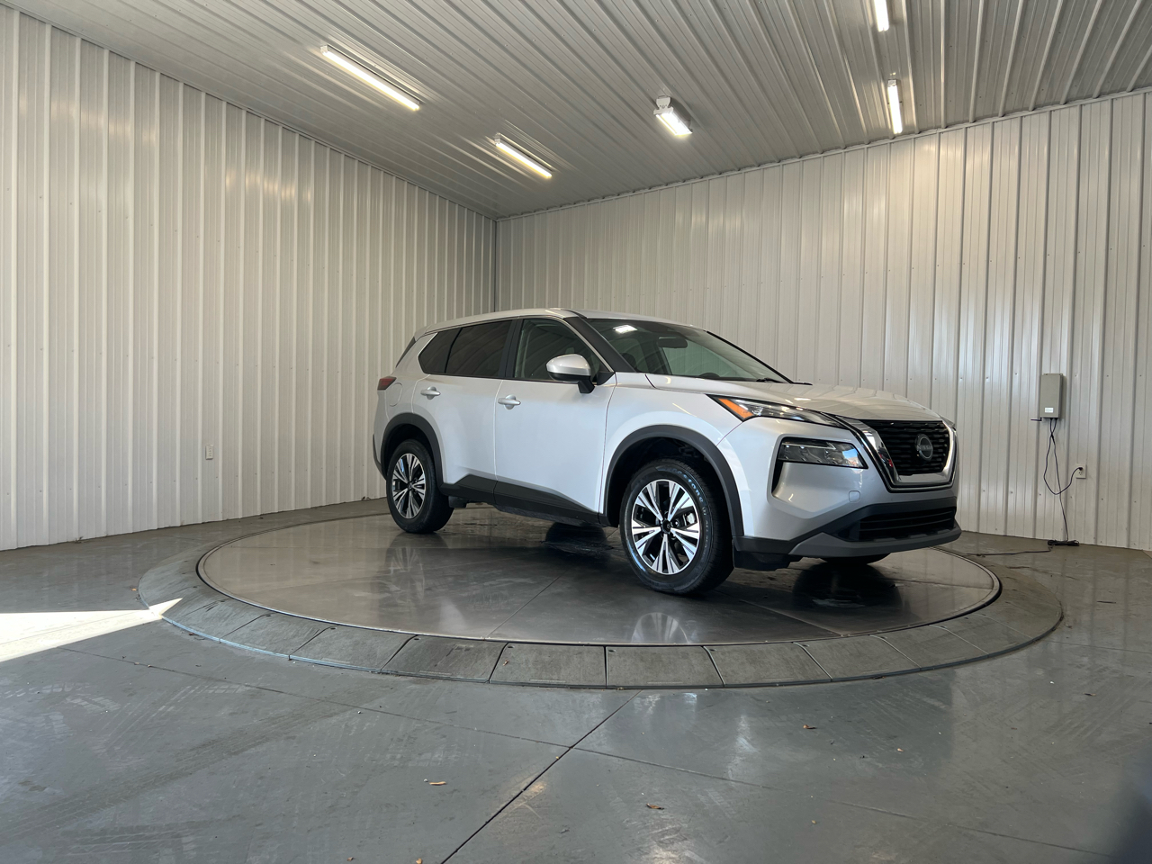 2023 Nissan Rogue SV photo 2