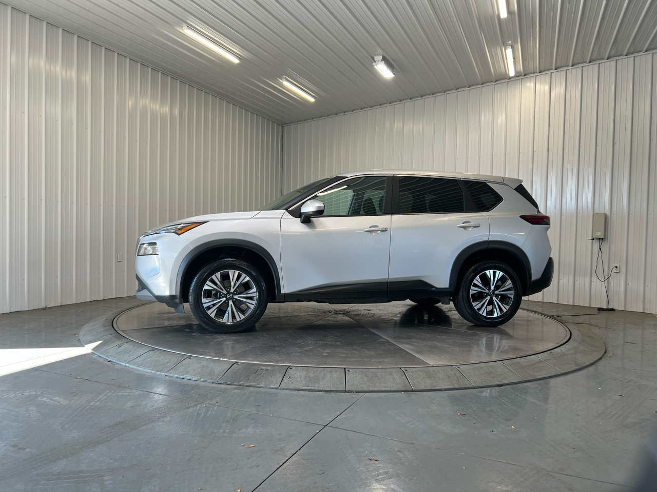 2023 Nissan Rogue SV photo 7