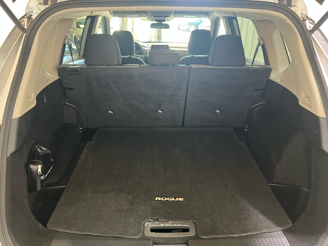 2023 Nissan Rogue SV photo 10