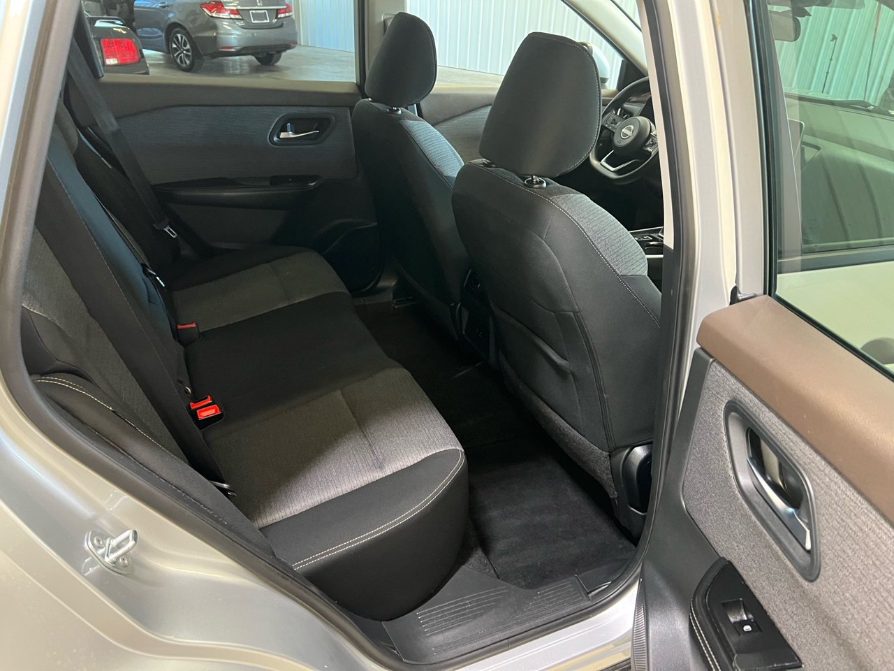 2023 Nissan Rogue SV photo 11