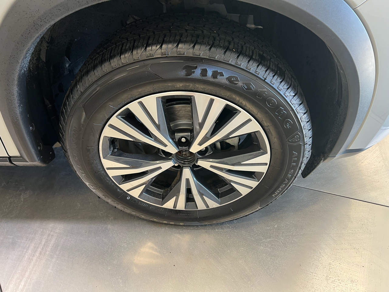 2023 Nissan Rogue SV photo 13