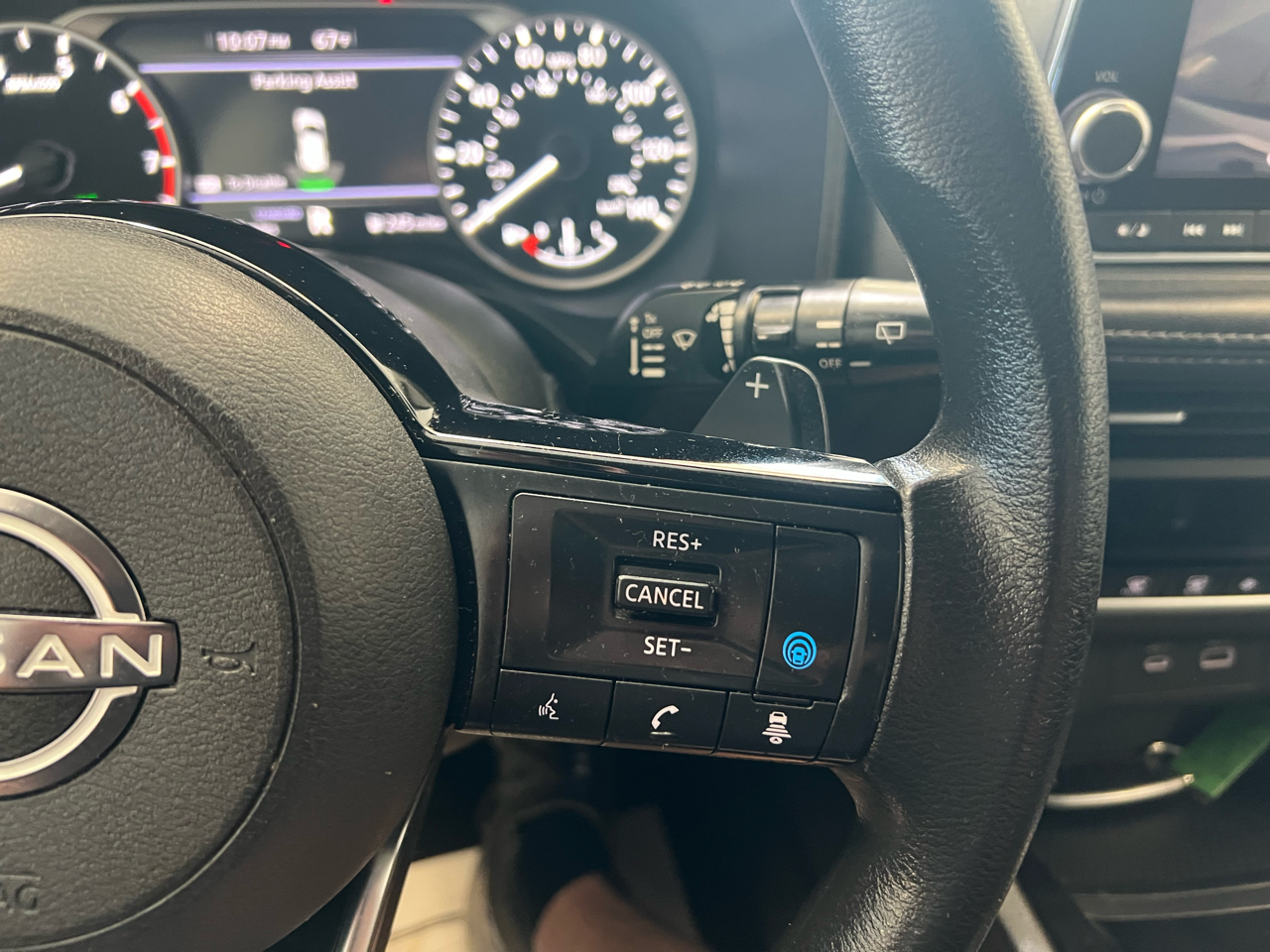 2023 Nissan Rogue SV photo 23