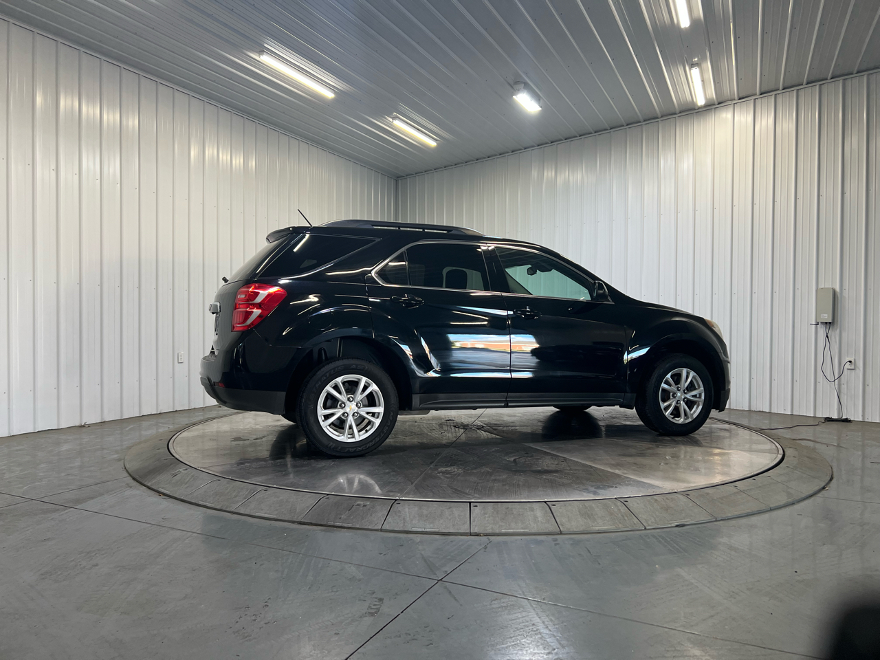 2017 Chevrolet Equinox LT photo 4