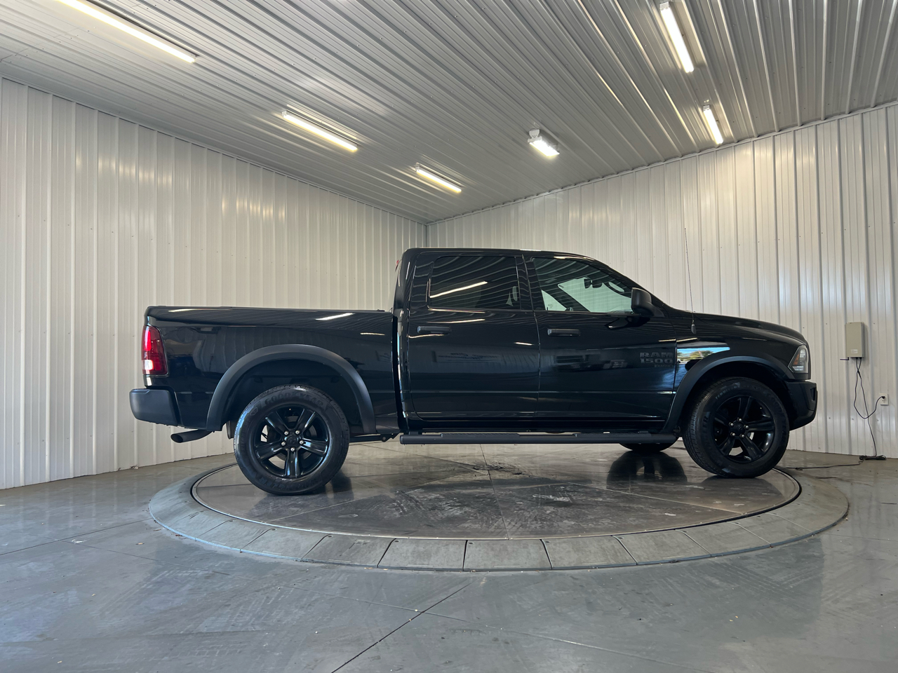 2022 Ram 1500 Classic Warlock photo 2