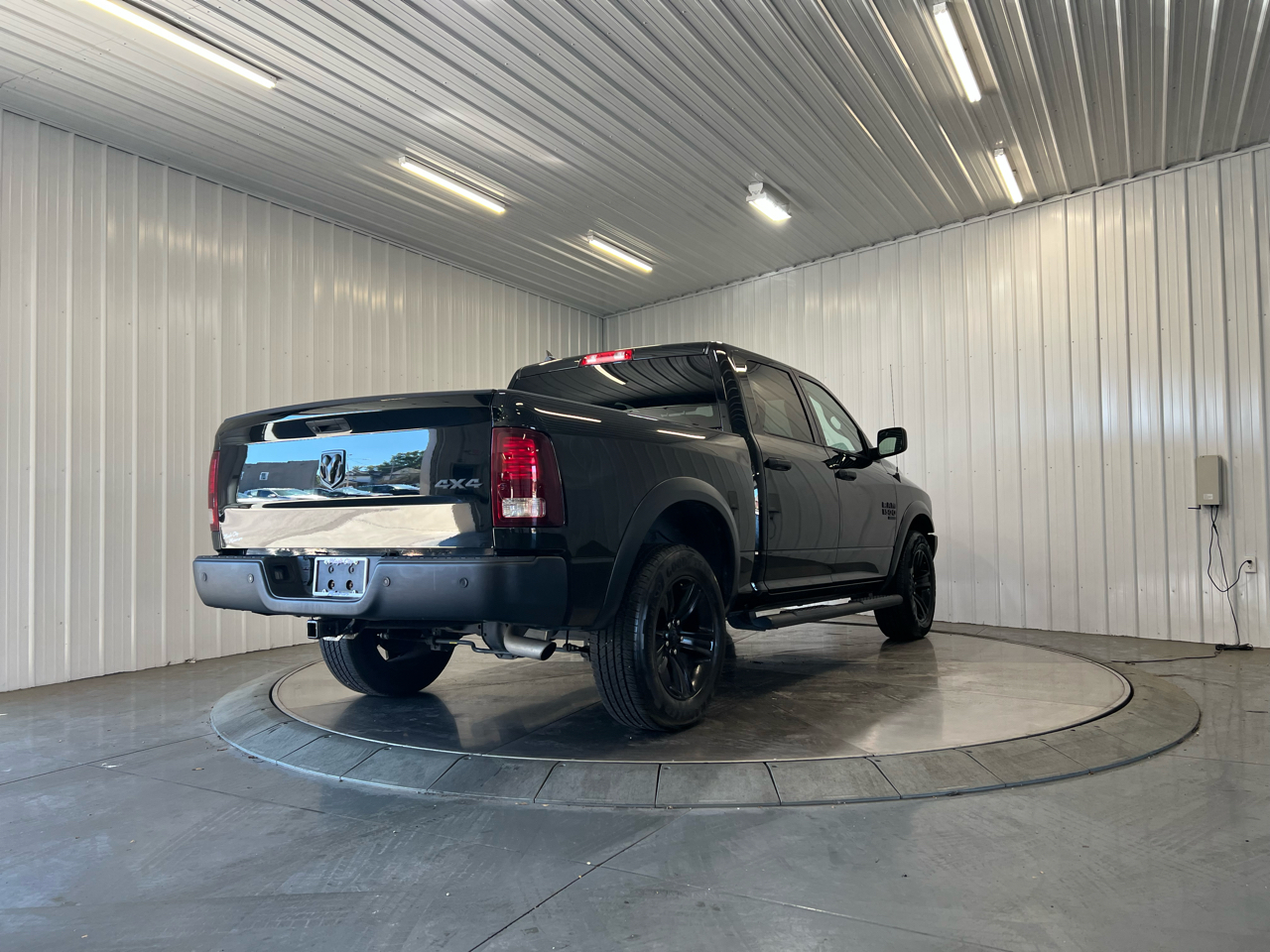 2022 Ram 1500 Classic Warlock photo 3