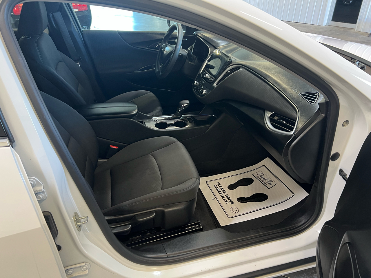 2023 Chevrolet Malibu 1LT photo 10