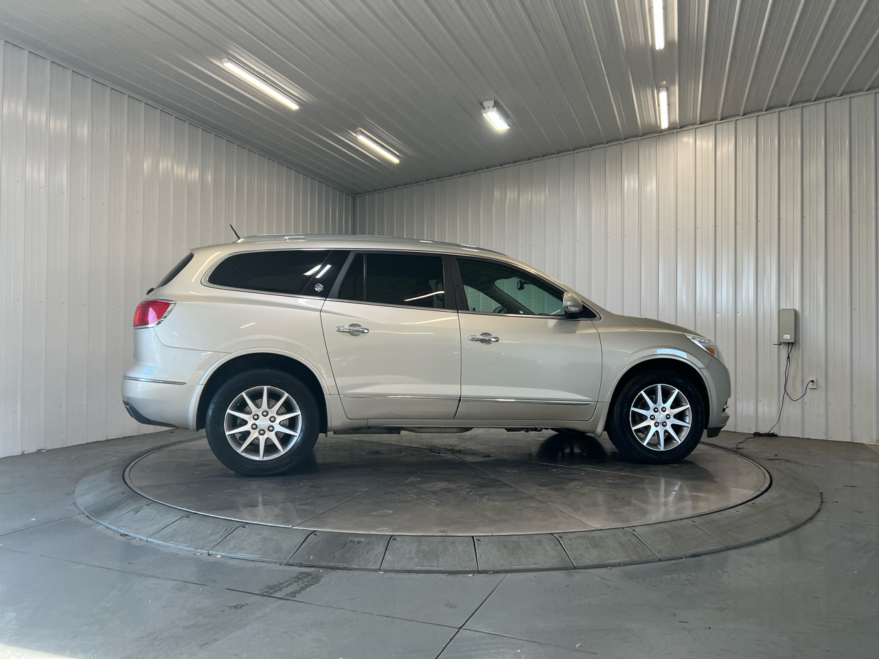 2016 Buick Enclave Leather photo 2