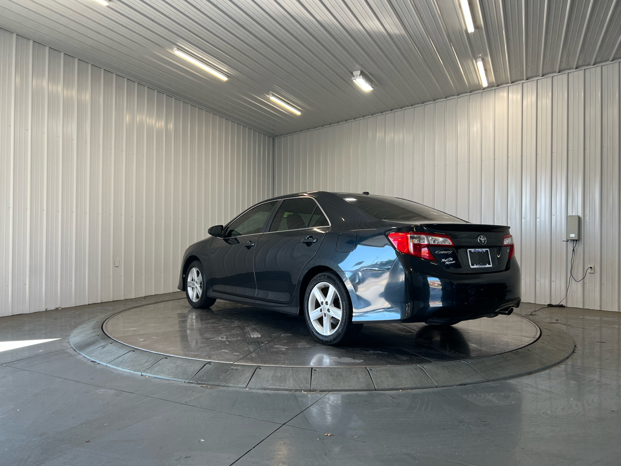 2012 Toyota Camry SE photo 6