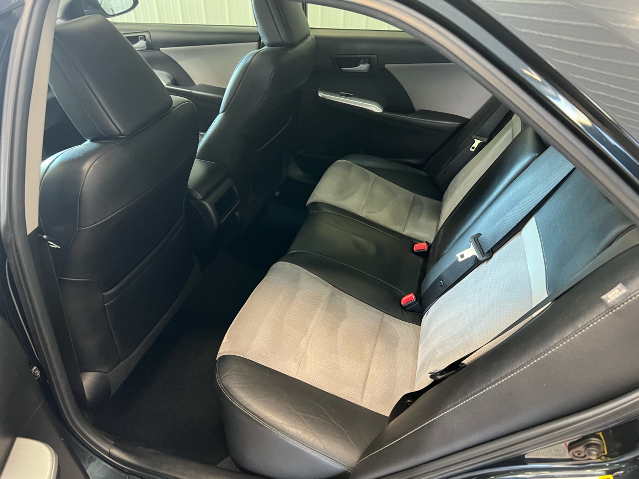 2012 Toyota Camry SE photo 9