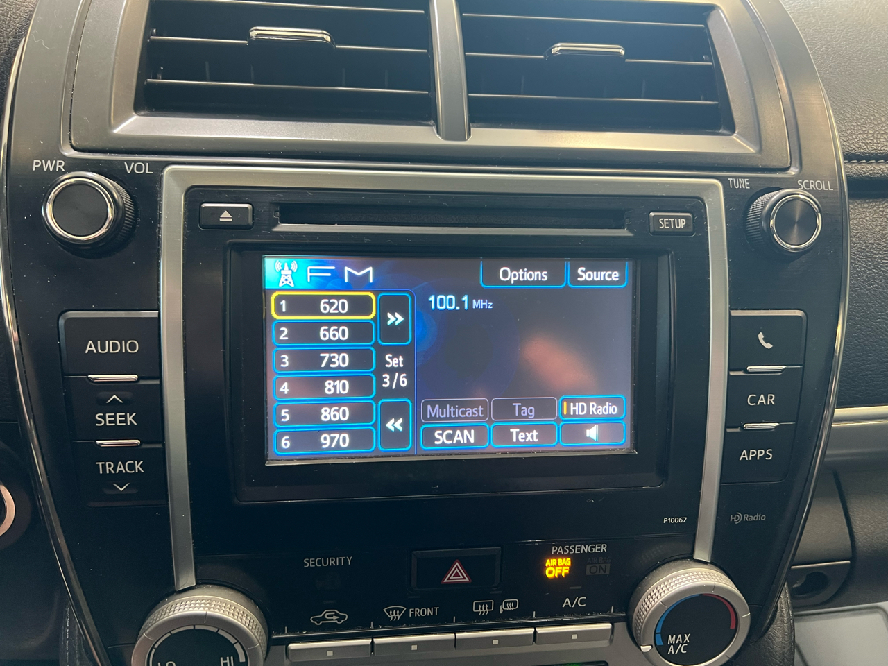 2012 Toyota Camry SE photo 17