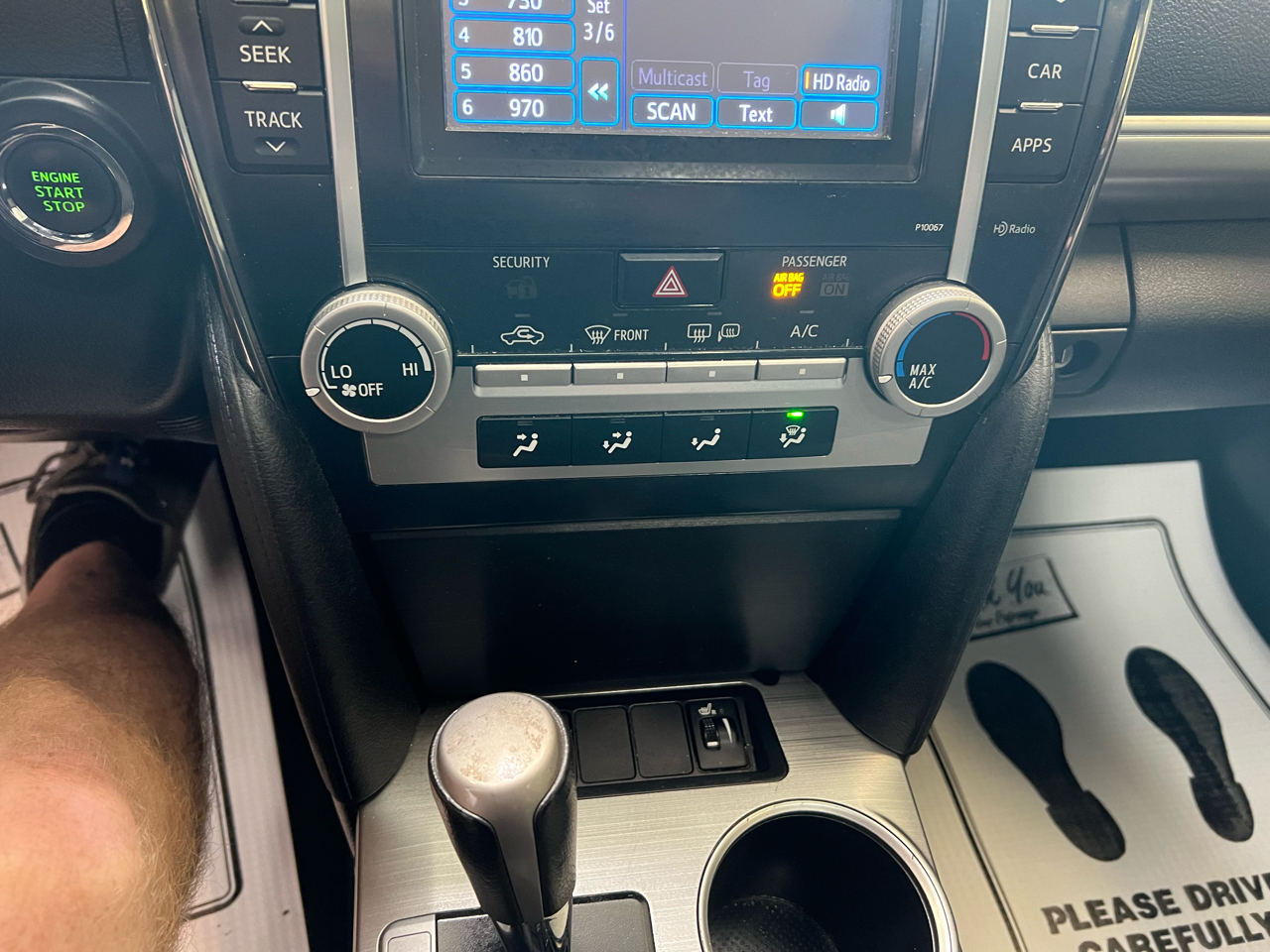 2012 Toyota Camry SE photo 19