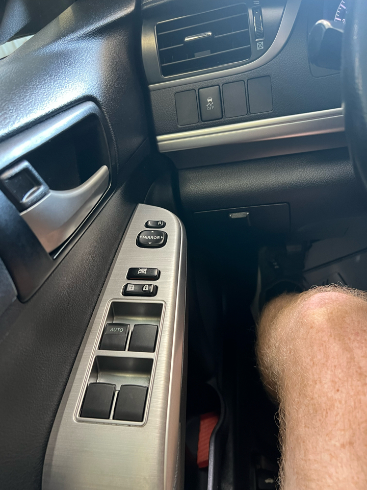 2012 Toyota Camry SE photo 21