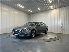 2022 Nissan Altima  2022 Nissan Altima