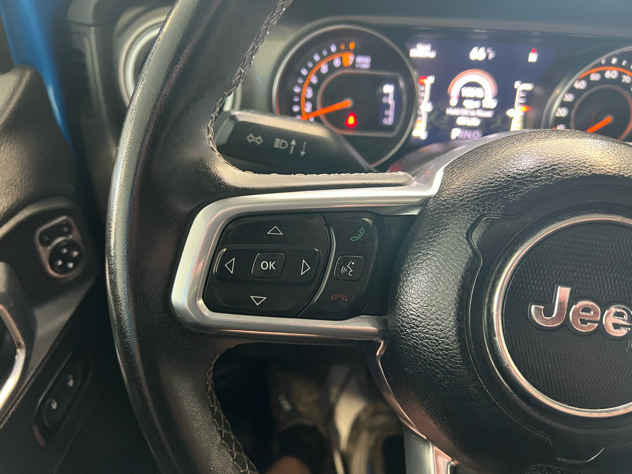 2023 Jeep Gladiator Overland photo 15