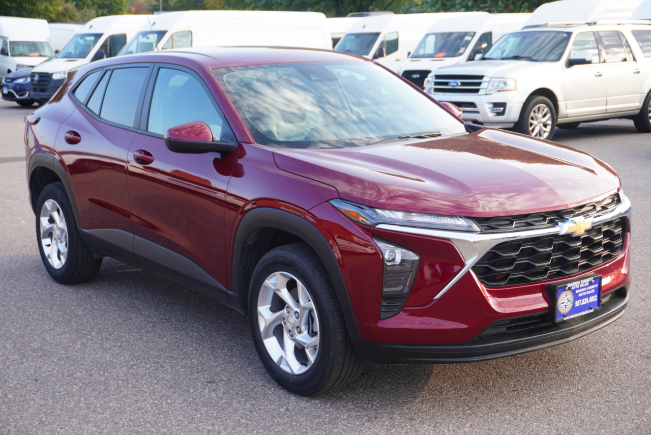2024 Chevrolet Trax LS photo 6