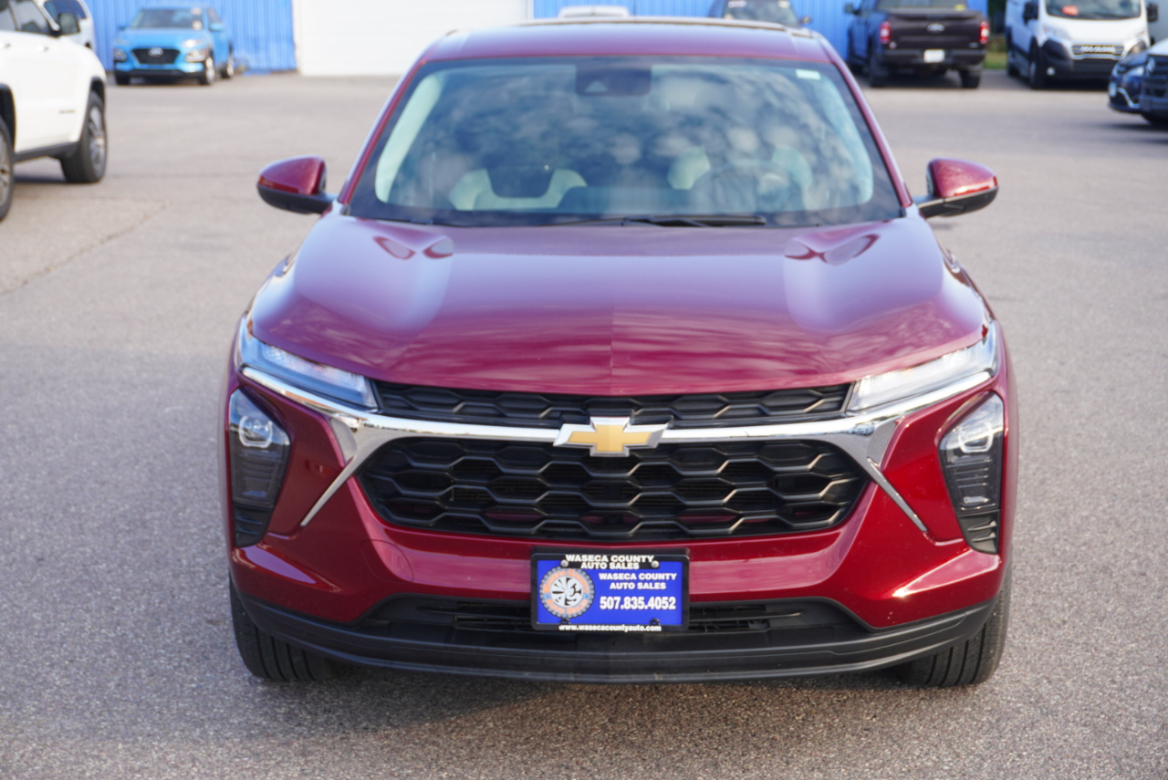 2024 Chevrolet Trax LS photo 7