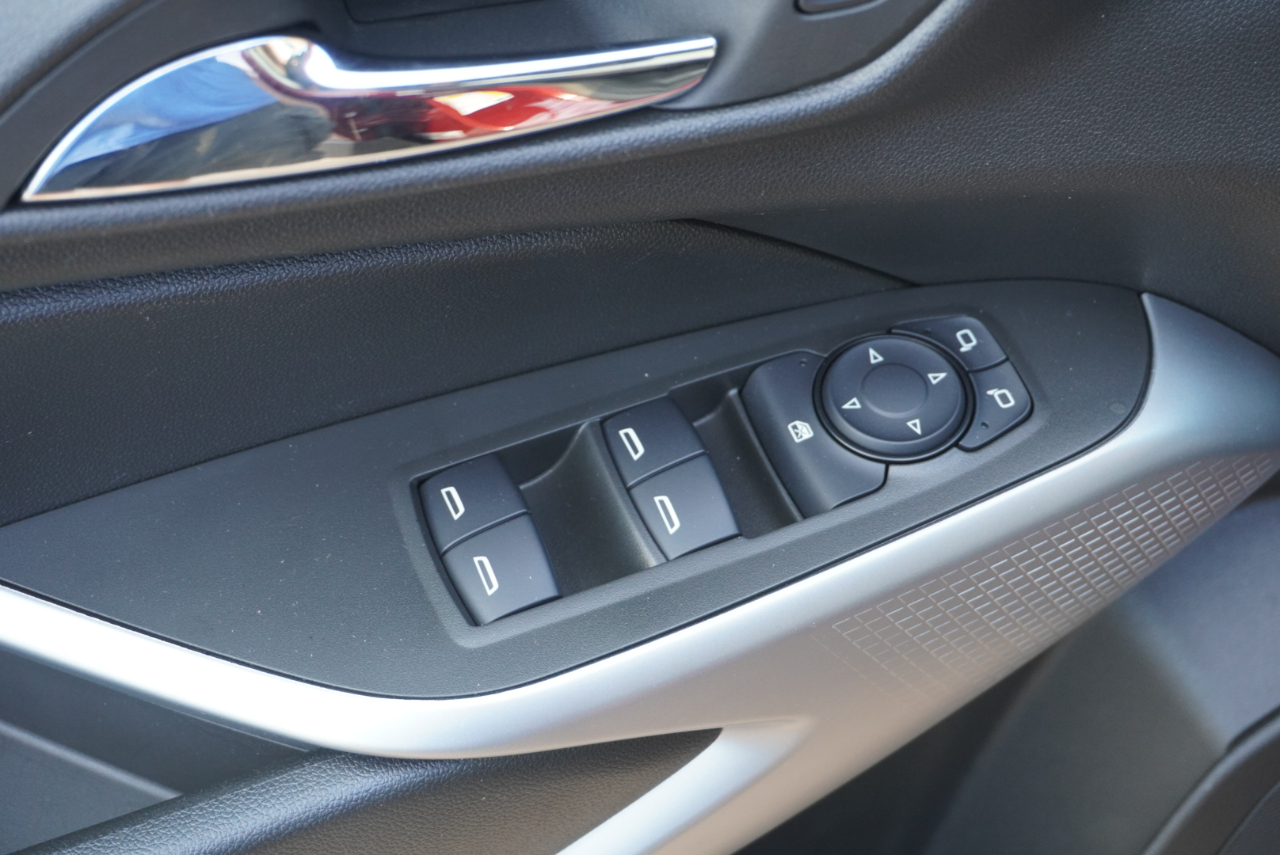 2024 Chevrolet Trax LS photo 8