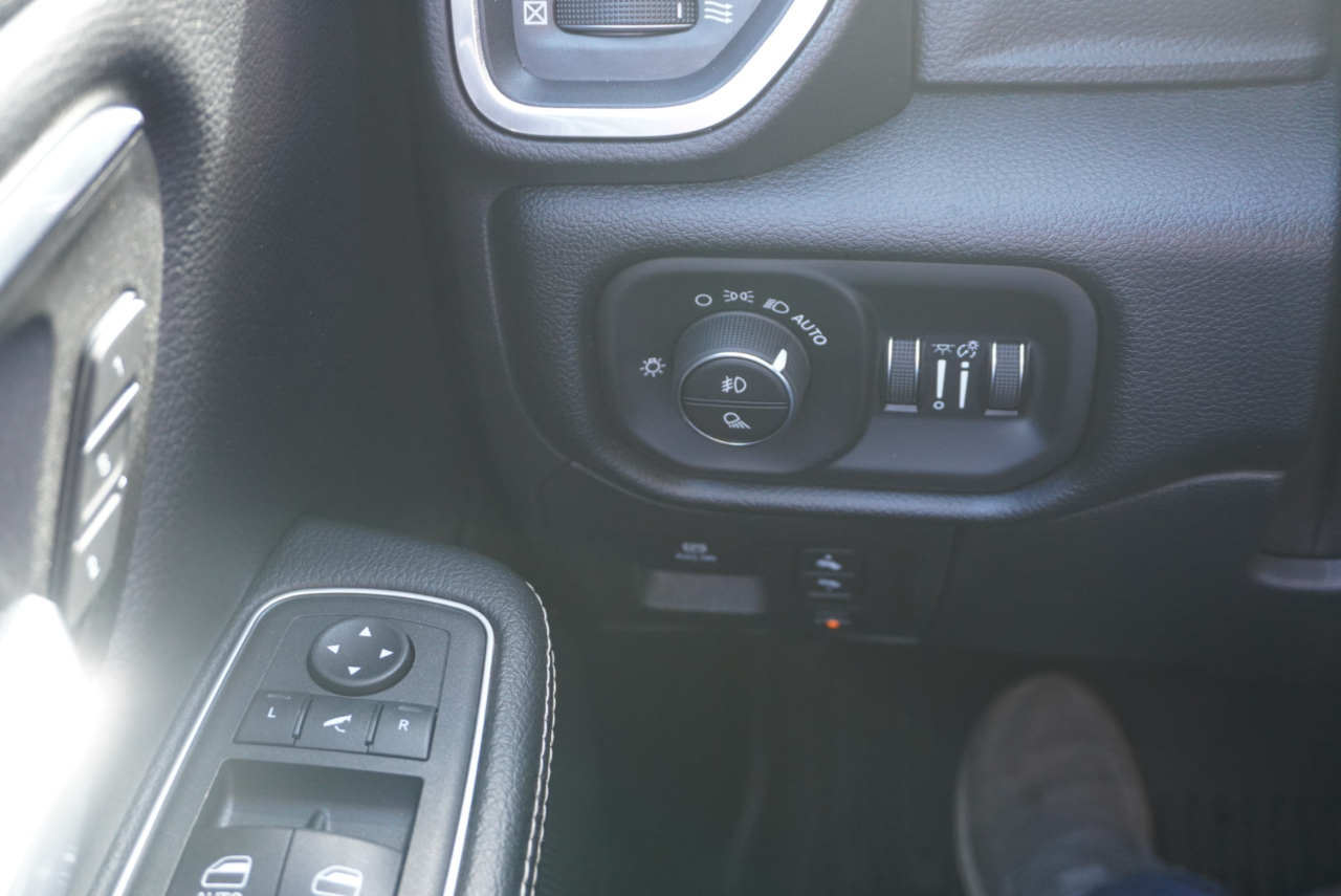 RAM 1500 Laramie Crew Cab SWB 4WD 2022