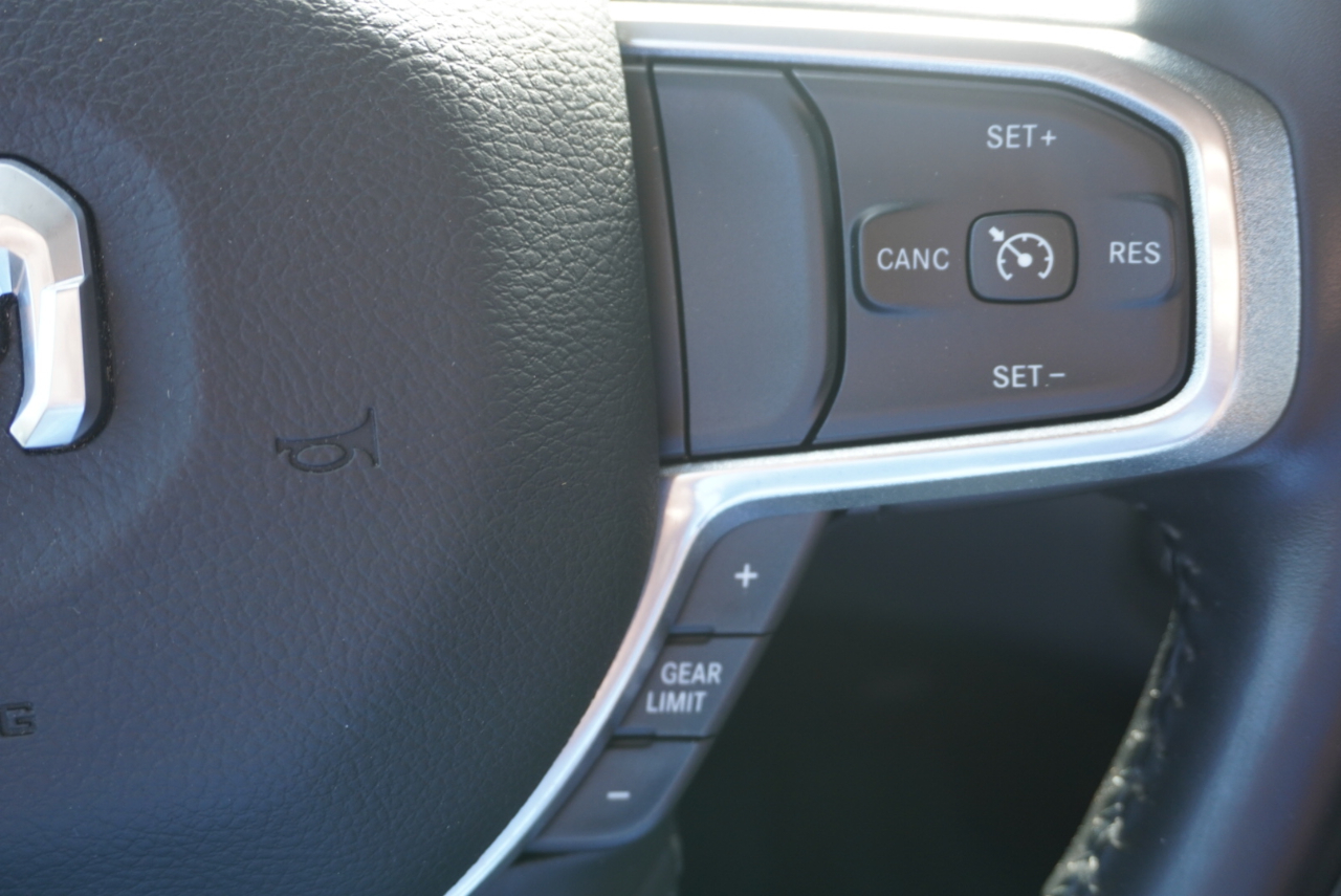 RAM 1500 Laramie Crew Cab SWB 4WD 2022