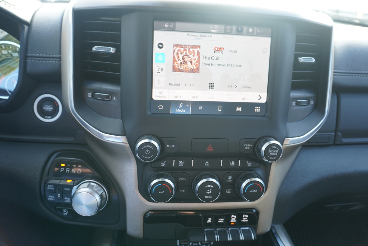 RAM 1500 Laramie Crew Cab SWB 4WD 2022