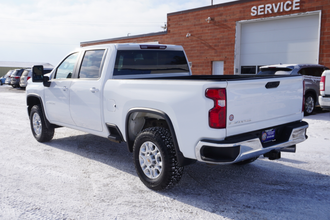 2023 Chevrolet Silverado 2500HD LT photo 2