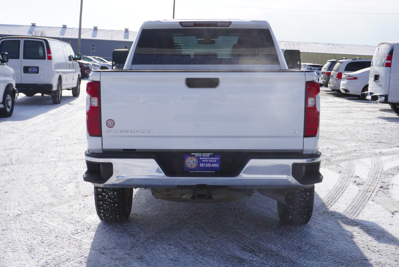 2023 Chevrolet Silverado 2500HD LT photo 3