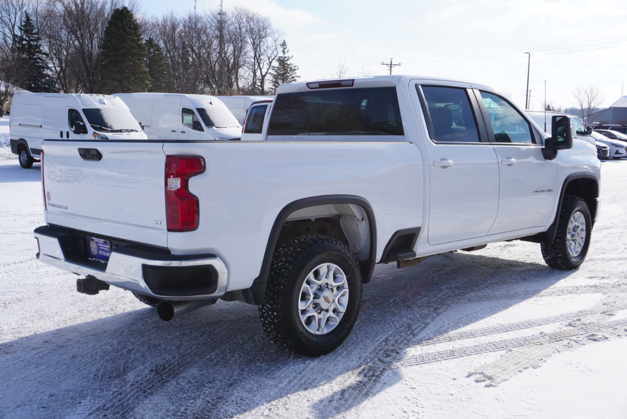 2023 Chevrolet Silverado 2500HD LT photo 4