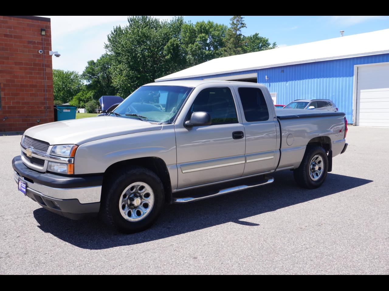 2005 Chevrolet Silverado 1500 LS Ext. Cab Long Bed 4WD
