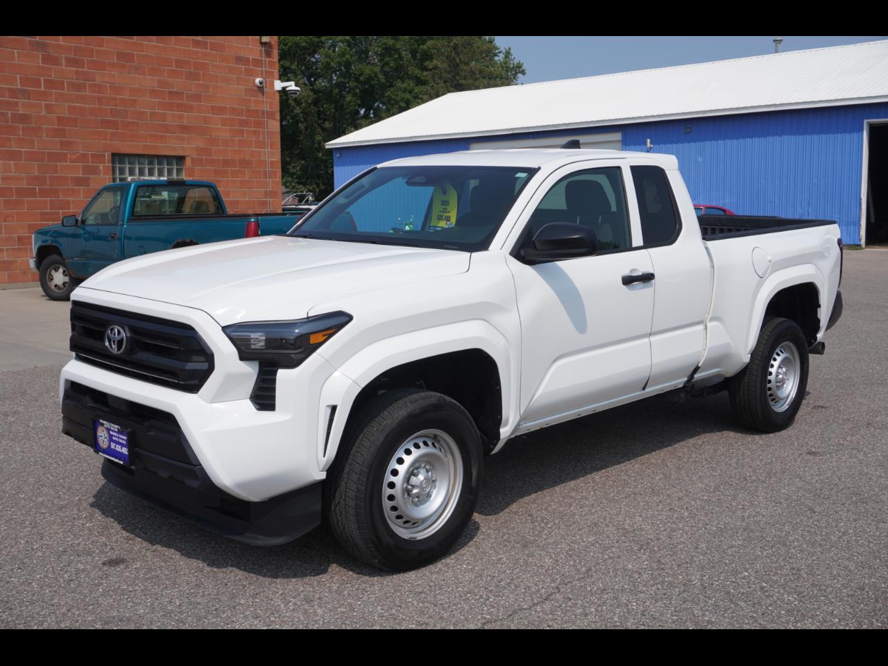 2025 Toyota Tacoma SR5 Xtracab 2WD