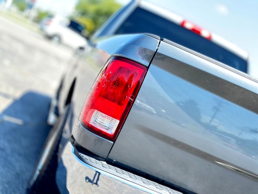 RAM 1500 ST Quad Cab 4WD 2011 RAM 1500 ST Quad Cab 4WD 2011