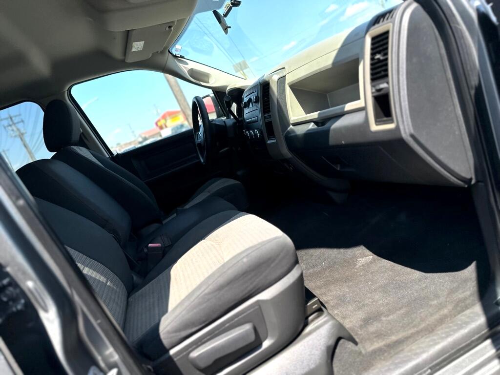 RAM 1500 ST Quad Cab 4WD 2011 RAM 1500 ST Quad Cab 4WD 2011