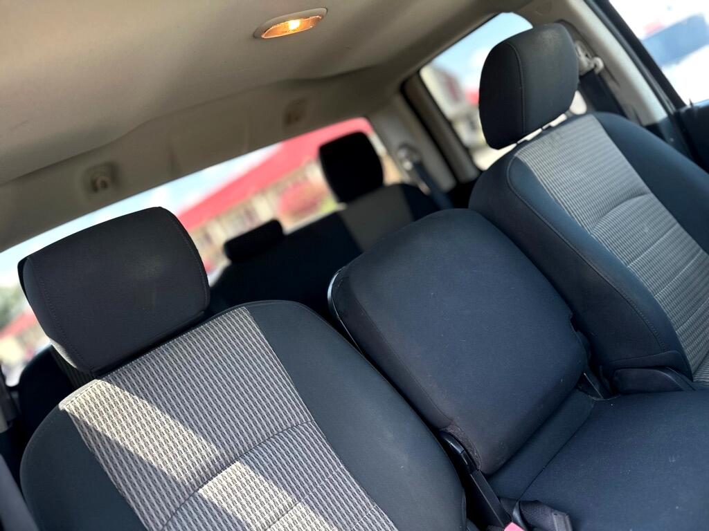 RAM 1500 ST Quad Cab 4WD 2011 RAM 1500 ST Quad Cab 4WD 2011