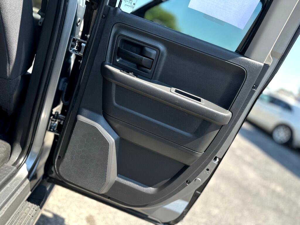 RAM 1500 ST Quad Cab 4WD 2011 RAM 1500 ST Quad Cab 4WD 2011