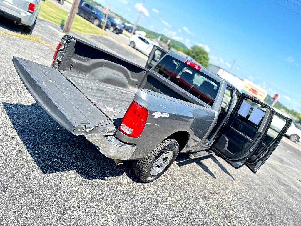 RAM 1500 ST Quad Cab 4WD 2011 RAM 1500 ST Quad Cab 4WD 2011