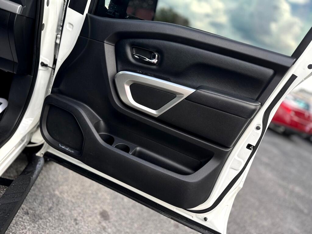 Nissan Titan S Crew Cab 4WD 2017 Nissan Titan S Crew Cab 4WD 2017