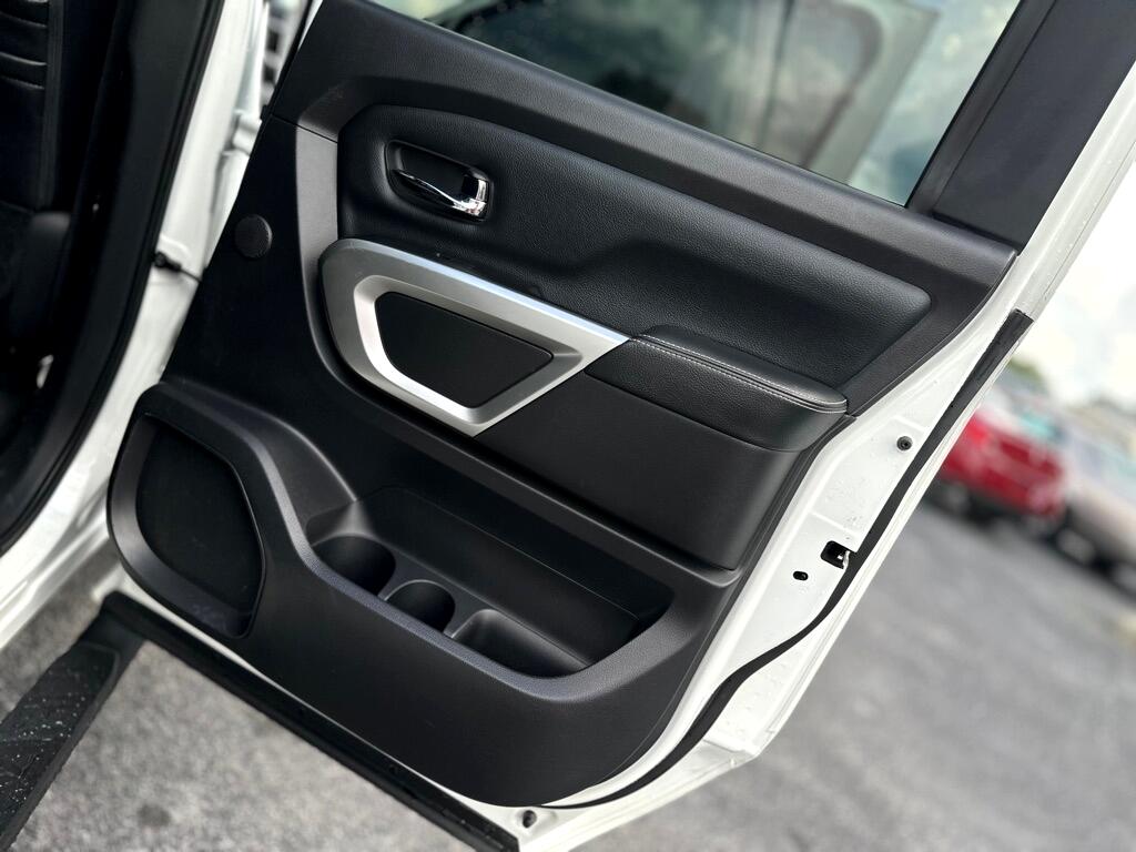 Nissan Titan S Crew Cab 4WD 2017 Nissan Titan S Crew Cab 4WD 2017